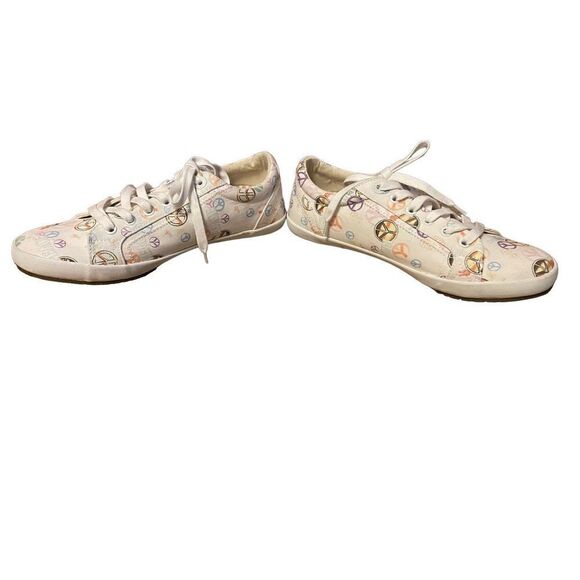 Taos Sneakers- NWT- 9 - Picture 2 of 4